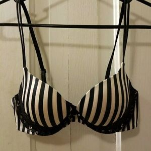 Victoria Secret Very Sexy bra 36B